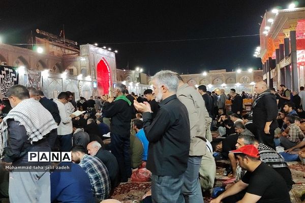 حضور پرشور عاشقان در مرقد امام‌ کاظم(ع) و امام‌ جواد(ع)