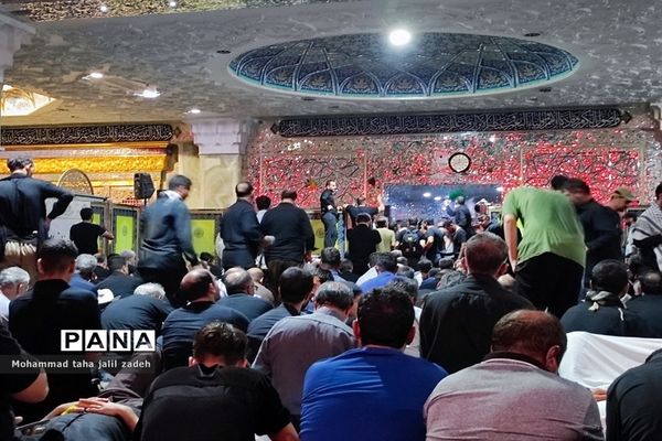 خیل عظیم دلدادگان در مرقد امام حسن عسکری ( ع)