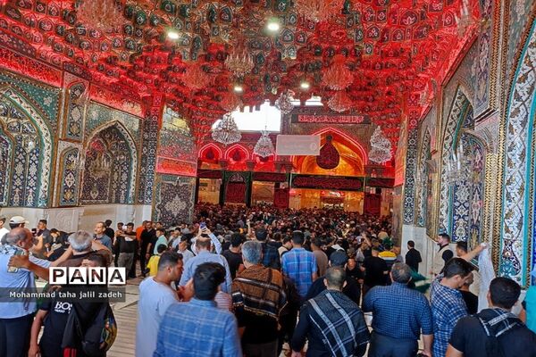 جمعیت کم نظیر مردم  در حرم امام حسین(ع) و حضرت عباس(ع)
