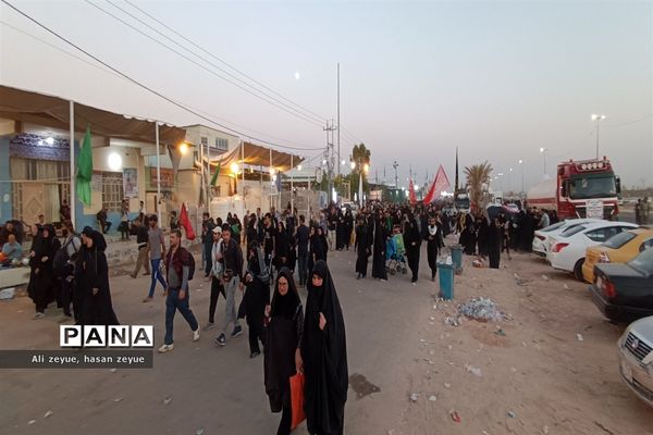 پیاده‌روی زائران اربعین حسینی در مسیر عاشقی