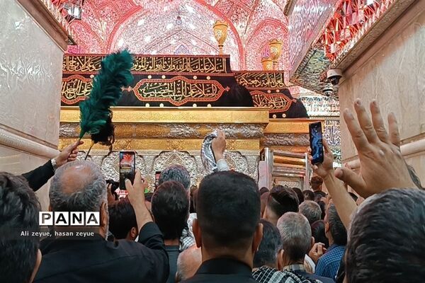 پیاده‌روی زائران اربعین حسینی در مسیر عاشقی