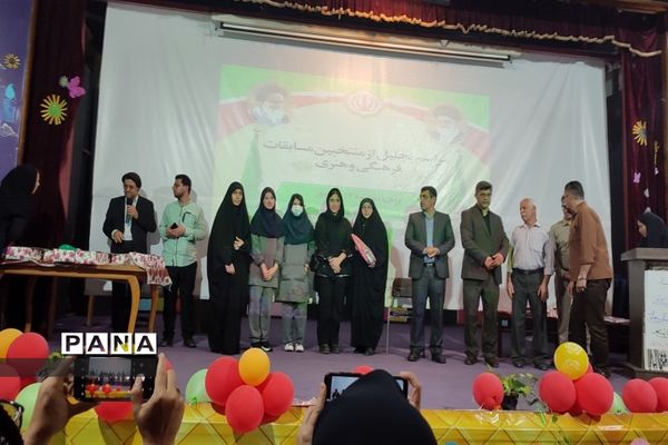 تجلیل از منتخبان فرهنگی هنری و دانایی و توانایی در قائمشهر