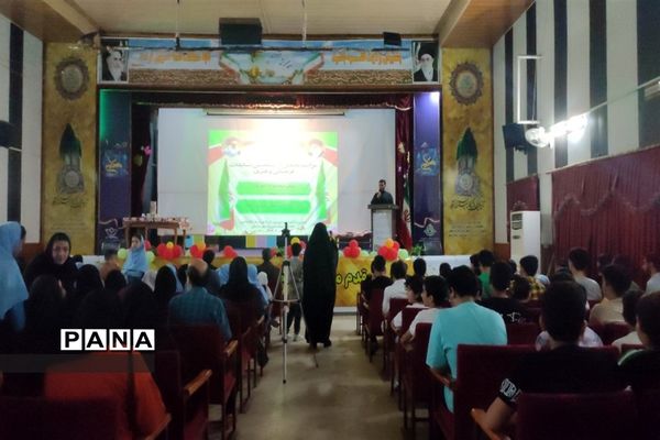 تجلیل از منتخبان فرهنگی هنری و دانایی و توانایی در قائمشهر