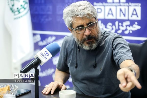 حضور امیر غفارمنش در خبرگزاری پانا