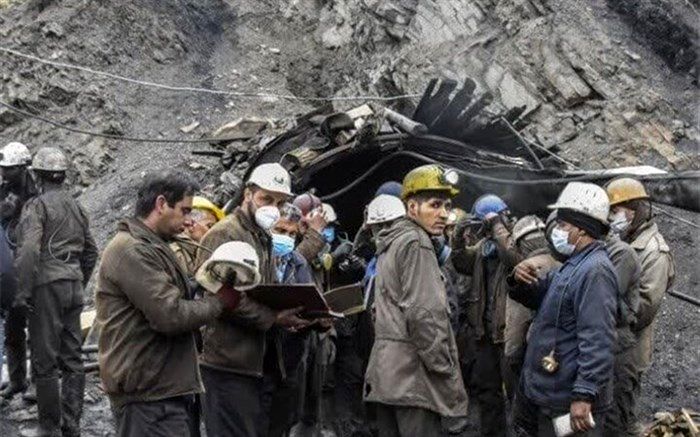 وزیر کشور برای پیگیری امدادرسانی به کارگران معدن به طزره رفت