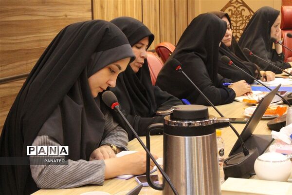 نشست هم‌اندیشی مسئولان امورتربیتی مناطق ۲۱ گانه شهرستان‌های تهران