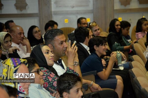 مراسم تجلیل از پذیرفته‌شدگان مدارس تیزهوشان در مشهد