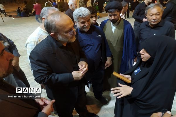 بازدید معاون سیاسی استاندار قم از فعالیت‌های قرارگاه مردمی اربعین