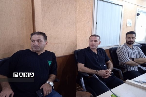 نشست هم‌اندیشی مدیرکل ورزش و جوانان استان مازندران در محمود‌آباد