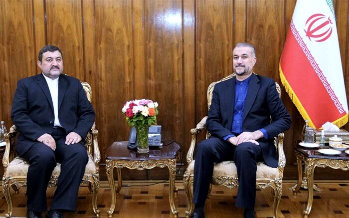 تاکید وزیر امور خارجه بر ضرورت گسترش مناسبات ایران و اندونزی