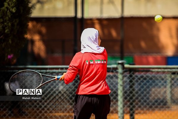 بازدید مسئولان ورزش کشور از اردوی تیم ملی تنیس