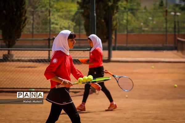 بازدید مسئولان ورزش کشور از اردوی تیم ملی تنیس