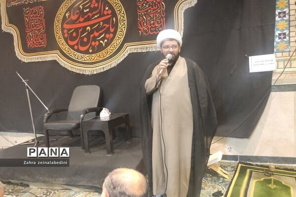 دوشنبه‌های مسجد محوری با حضور دانش‌آموزان و مسئولان آموزش و پرورش در شیراز