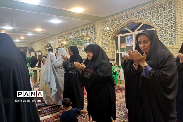 دوشنبه‌های مسجد محوری با حضور دانش‌آموزان و مسئولان آموزش و پرورش در شیراز