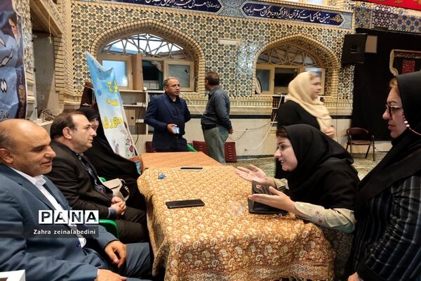دوشنبه‌های مسجد محوری با حضور دانش‌آموزان و مسئولان آموزش و پرورش در شیراز
