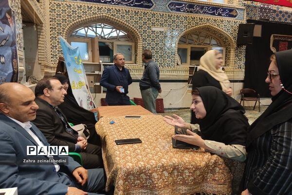 دوشنبه‌های مسجد محوری با حضور دانش‌آموزان و مسئولان آموزش و پرورش در شیراز