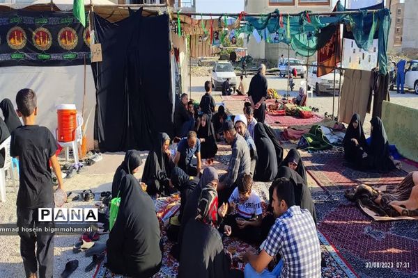 ارائه خدمات موکب‌ها به زائران حسینی  در مسیر کربلا