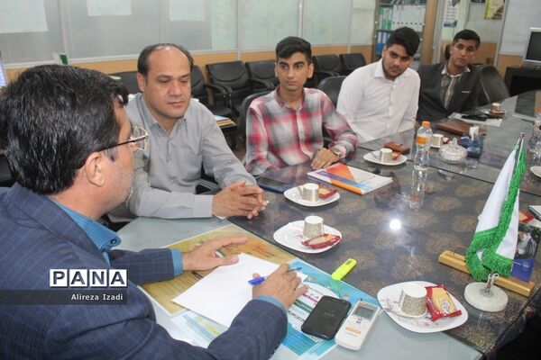 نشست هیات رئیسه شورای دانش‌آموزی استان بوشهر