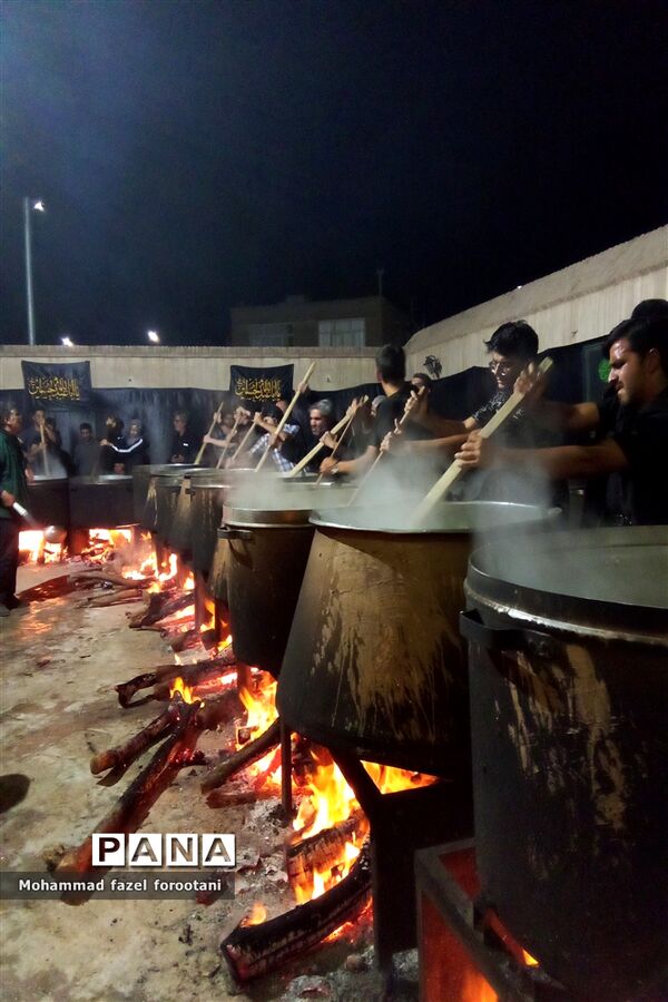 طبخ غلور در شب اربعین به رسم هرساله در خراسان جنوبی