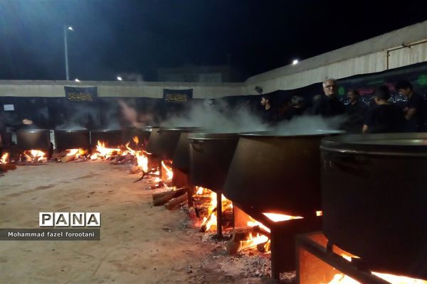طبخ غلور در شب اربعین به رسم هرساله در خراسان جنوبی