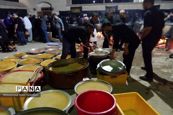 طبخ غلور در شب اربعین به رسم هرساله در خراسان جنوبی