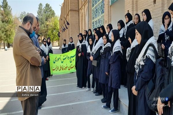 مراسم غبارروبی گلزار شهدا در شهر زیارت