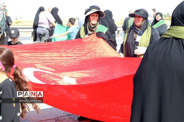 مراسم پیاده‌روی دل‌های اربعین در شهر اراک