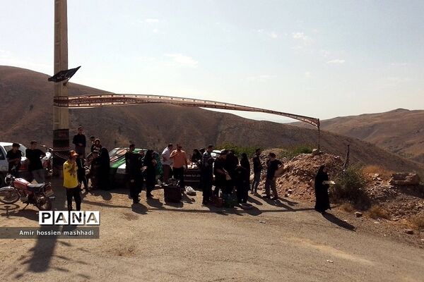 مراسم پیاده‌روی جاماندگان  اربعین در روستای جورد رودهن