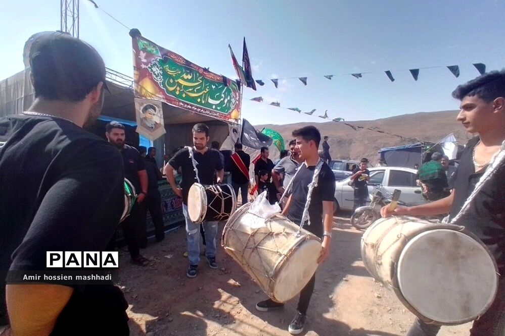 مراسم پیاده‌روی جاماندگان  اربعین در روستای جورد رودهن