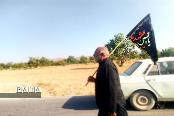 همایش پیاده‌روی جاماندگان حسینی از حرم تا حرم در شهرستان بن