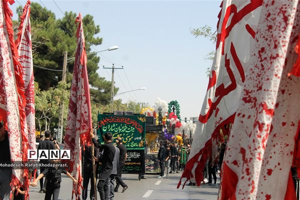 بیعت عاشقان اباعبدالله (ع) در روز اربعین