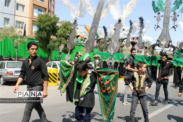 بیعت عاشقان اباعبدالله (ع) در روز اربعین