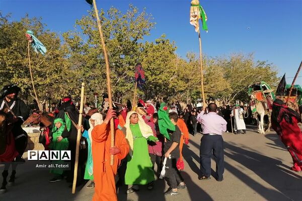آیین نمادین کاروان اسرای کربلا در‌شهرستان بام و صفی‌آباد