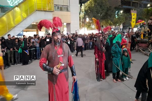 حضور پرشور عاشقان اباعبدالله الحسین (ع) در پیاده‌روی اربعین حسینی در مشهد