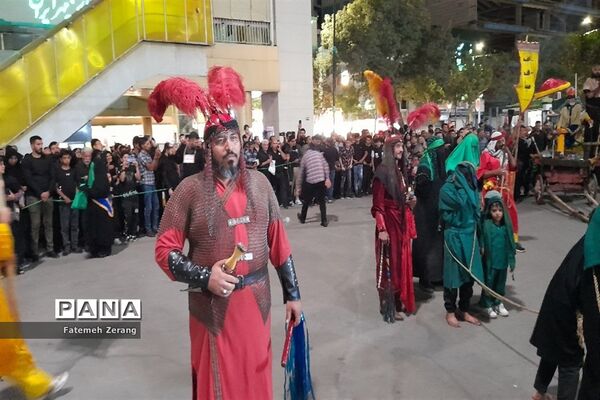 حضور پرشور عاشقان اباعبدالله الحسین (ع) در پیاده‌روی اربعین حسینی در مشهد