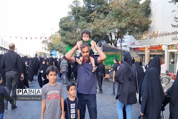 حضور پرشور عاشقان اباعبدالله الحسین (ع) در پیاده‌روی اربعین حسینی در مشهد