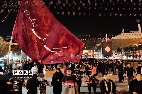 عزاداری و پیاده‌روی مردم قم در گرامیداشت اربعین حسینی