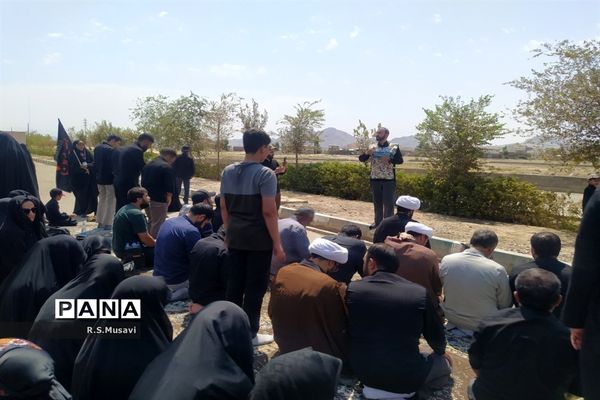 عزاداری و پیاده‌روی مردم قم در گرامیداشت اربعین حسینی