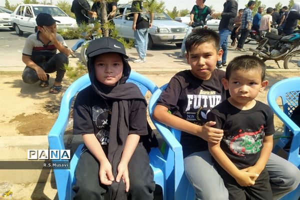 عزاداری و پیاده‌روی مردم قم در گرامیداشت اربعین حسینی