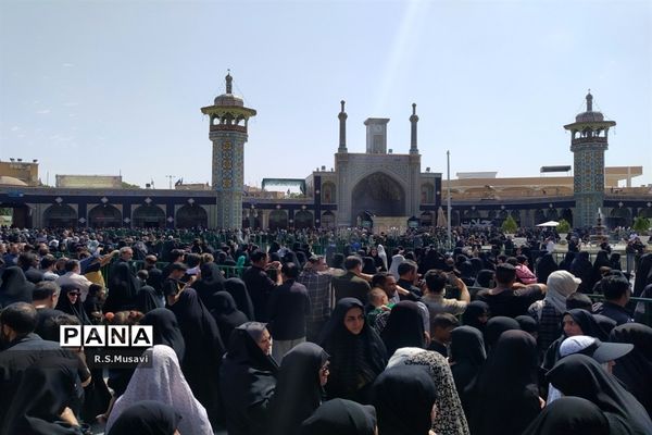 عزاداری و پیاده‌روی مردم قم در گرامیداشت اربعین حسینی