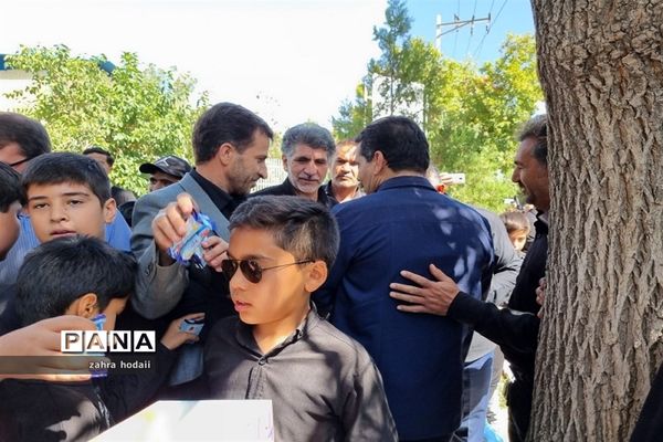 خدمات‌رسانی موکب دانش‌آموزان خراسان شمالی به جاماندگان حسینی