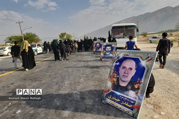 پیاده‌روی جاماندگان اربعین حسینی در شهرستان کازرون