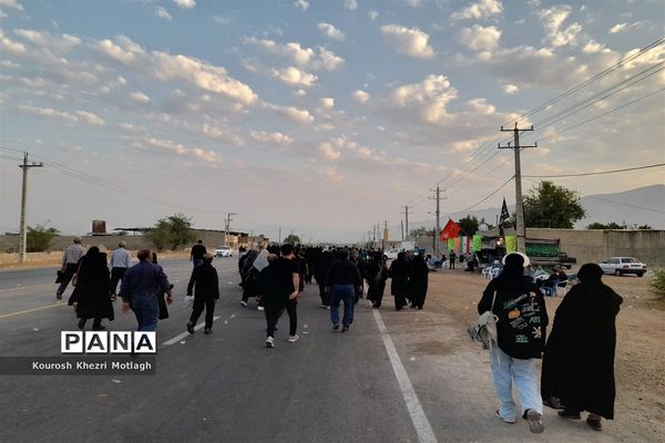 پیاده‌روی جاماندگان اربعین حسینی در شهرستان کازرون