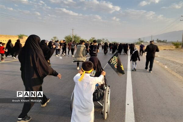 حضور کودکان در پیاده‌روی جاماندگان اربعین حسینی شهرستان کازرون‌