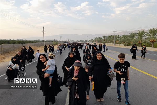 حضور کودکان در پیاده‌روی جاماندگان اربعین حسینی شهرستان کازرون‌