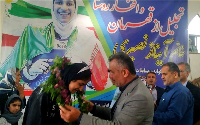 دانش‌آموز محمودآبادی بر بام تکواندو قاره آسیا ایستاد