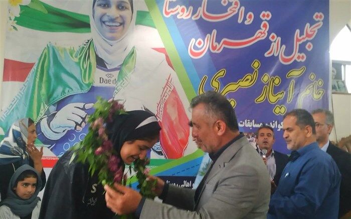 دانش‌آموز محمودآبادی بر بام تکواندو قاره آسیا ایستاد