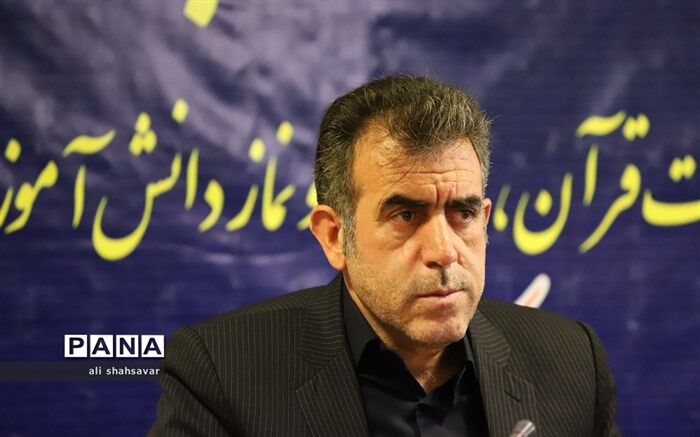 همه دانش‌آموزان همانند فرزندان ما هستند
