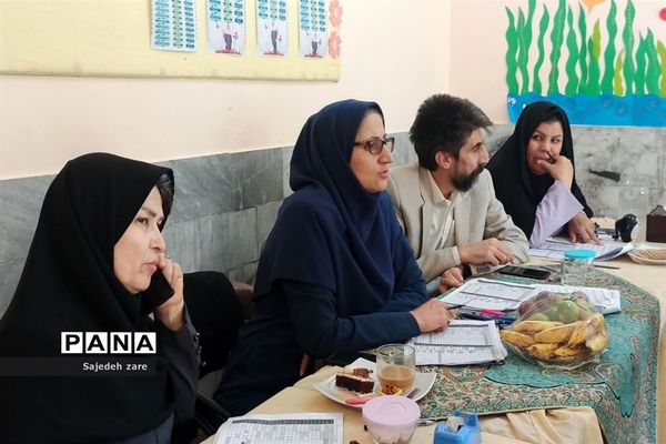 سازمان دهی معلمان در دبستان سعیدی رضوانی ناحیه هفت