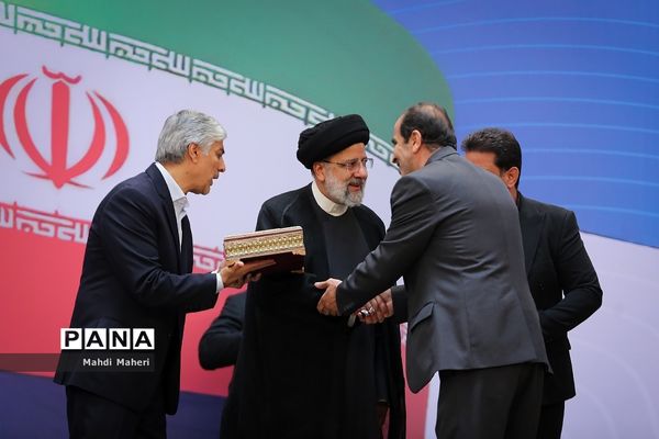 مراسم تجلیل از مدال‌آوران و قهرمانان ورزشی